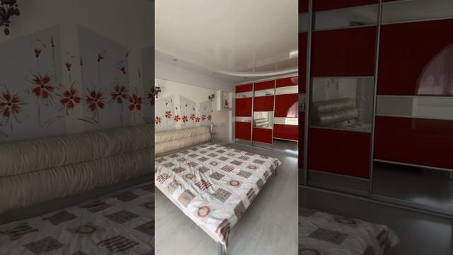 Просторная 3-к квартира рядом с метро, ул. Героев Днепра, 32 смотреть онлайн