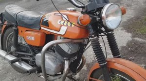 Мотоцикл Чезет Cezet 350 Typ 472.5 завел его