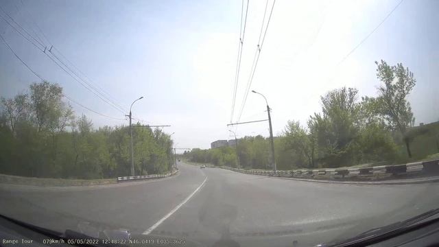 Луганск, кольцо на гайке, ул. Павловская, кв. Ленинского Комсомола. 2022 05.05 смотреть онлайн
