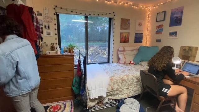 Mikayla Eyster - Kelly Residence - Messiah University Apartments смотреть онлайн