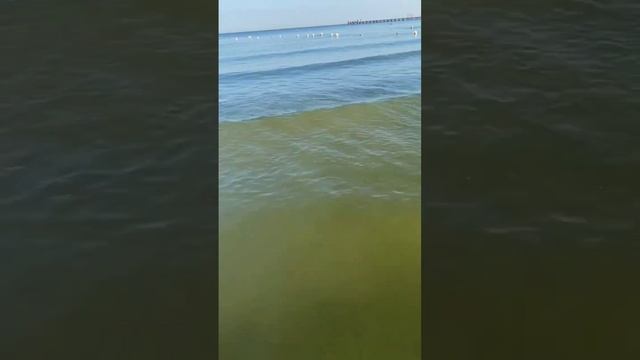 Центральный пляж в Анапе...