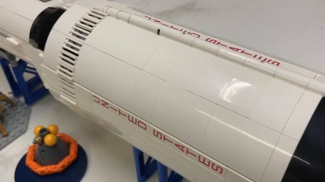 Family Build 4 - The Lego Saturn V Build смотреть онлайн