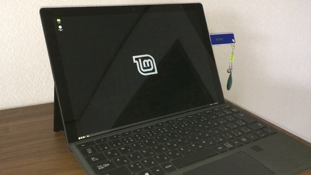 Microsoft SurfaceでLinux MintをUSBから起動してみた смотреть онлайн