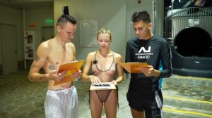 ОСТАЛИСЬ ОДНИ В ЗАКРЫТОМ АКВАПАРКЕ НОЧЬЮ