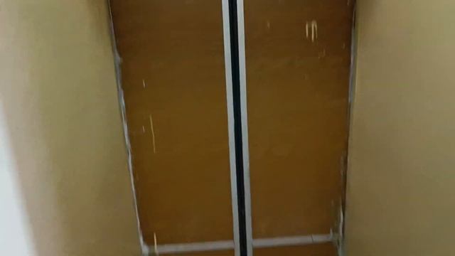 Лифт КМЗ 1991 года перед заменой • г. Уфа, улица Ленина, д. 83 смотреть онлайн