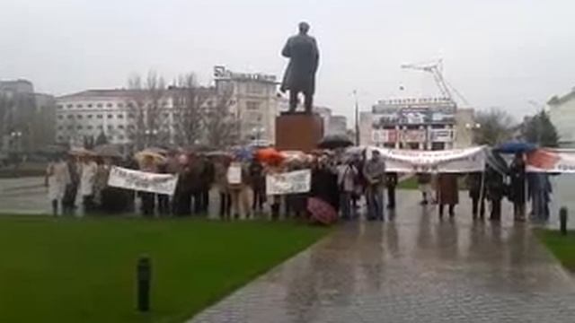 Работники ХБК пикетируют губернатора. Херсон смотреть онлайн
