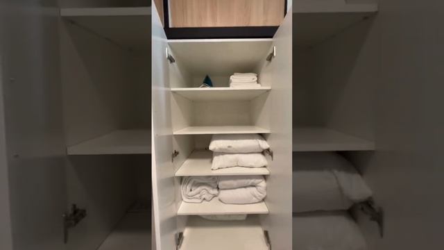 Спальня на 2м этаже. Пример удачного использования пространства дизайнером #ремонт #дизайн #интерье смотреть онлайн