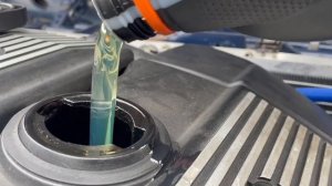 Срочная замена масла в заряженном движке BMW в дрифте 10W-50 QC OIL Standart