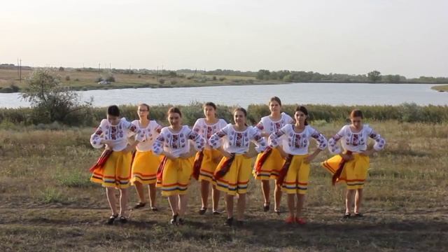 Танцювальний колектив "Смайл", старша група. Танець "Дунаю, дунаю" смотреть онлайн