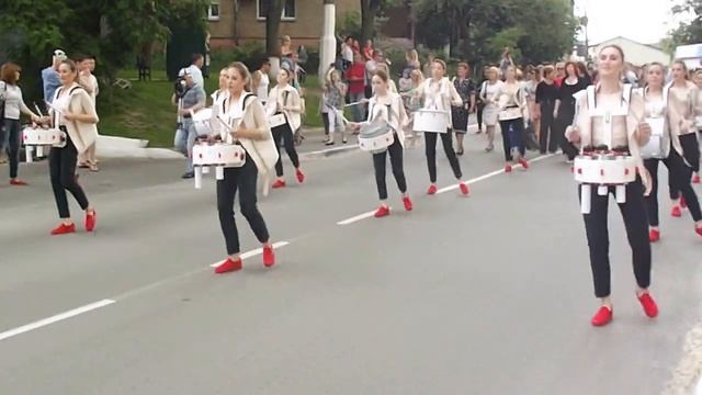 Девчонки барабанщицы 