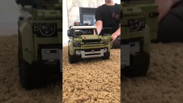 LEGO Technic Land Rover Defender set 42110 смотреть онлайн