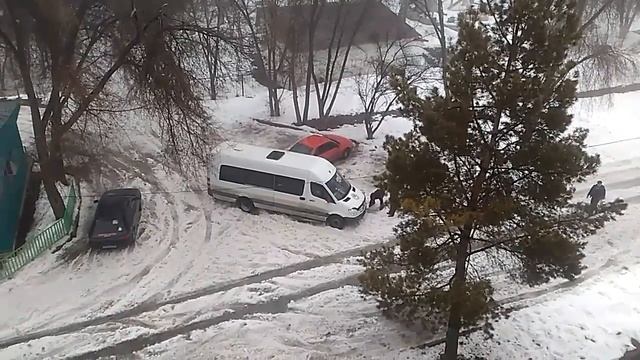 Вот так у нас чистят дороги ЖКХ за что мы платим дорожные смотреть онлайн