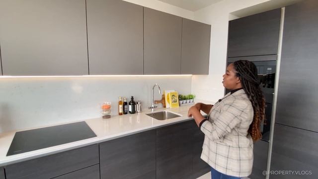 AMAZING CITY VIEWS 😍 INSIDE a STUNNING City Centre 3bed Apartment MODA LIVING THE MERCIAN Showhome смотреть онлайн