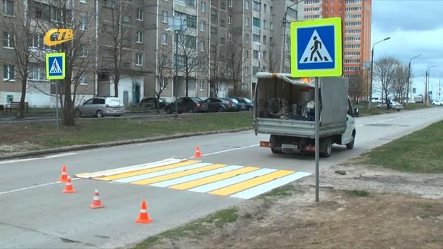 В ЖЕЛЕЗНОГОРСКЕ НАНОСЯТ ДОРОЖНУЮ РАЗМЕТКУ смотреть онлайн