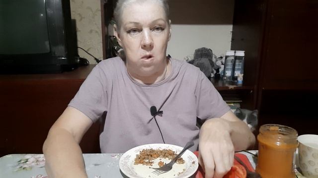 Мукбанг/ покушаем гречка с тушенкой из тунца 😋👍 смотреть онлайн