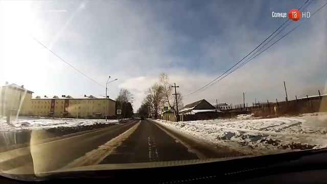 19.03.2018 Житель Смирных получил от должника удар топором смотреть онлайн