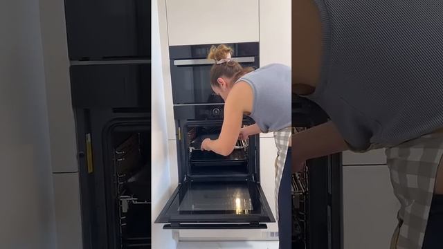 Ефір 20,08, 2024 ефір з тік ток , пекли сирник з яблуками смотреть онлайн