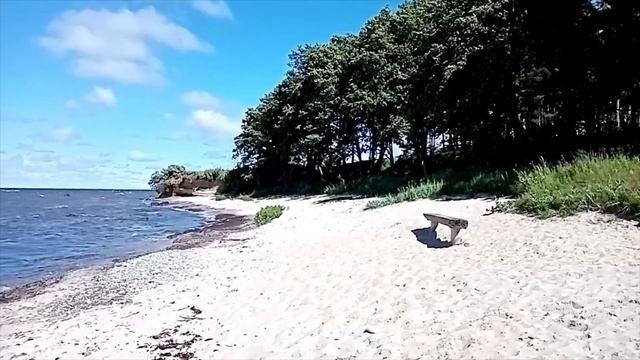 Suurupi beach and a summerhouse / Пляж Суурупи и летний домик смотреть онлайн