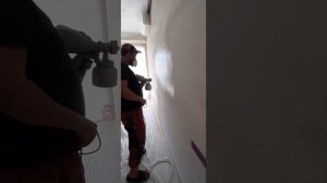 Покраска стен краскопультом. Как профессионально покрасить стены.