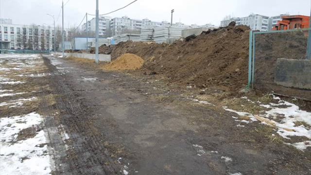ЯСЕНЕВО...Паустовского вл 6.. Строительство стадиона.. 04.04.2014,