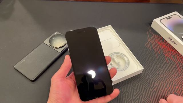 iPhone 14 Pro Max Space Black and quick size comparison with Xiaomi Mi 12S Ultra смотреть онлайн