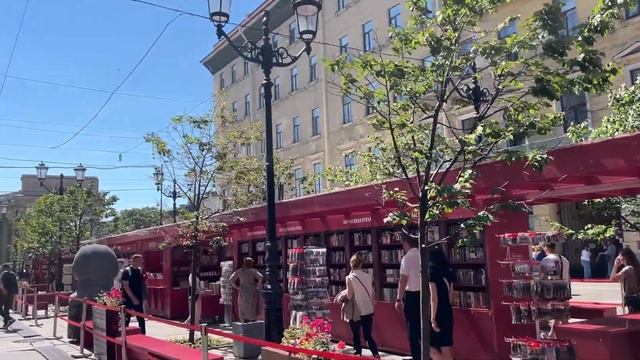 Интересные улицы Петербурга | Малая Конюшенная улица | Невский проспект | Дом Зингера смотреть онлайн