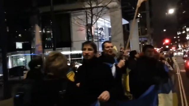 Пикет квартиры Рината Ахметова в Лондоне 20.02.2014 Pickett home Rinat Akhmetov in London смотреть онлайн