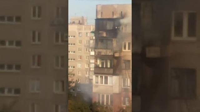 23.08.2019 срочно пожар мариуполь пр.металургов 2 квартиры в 1 згорел кот смотреть онлайн