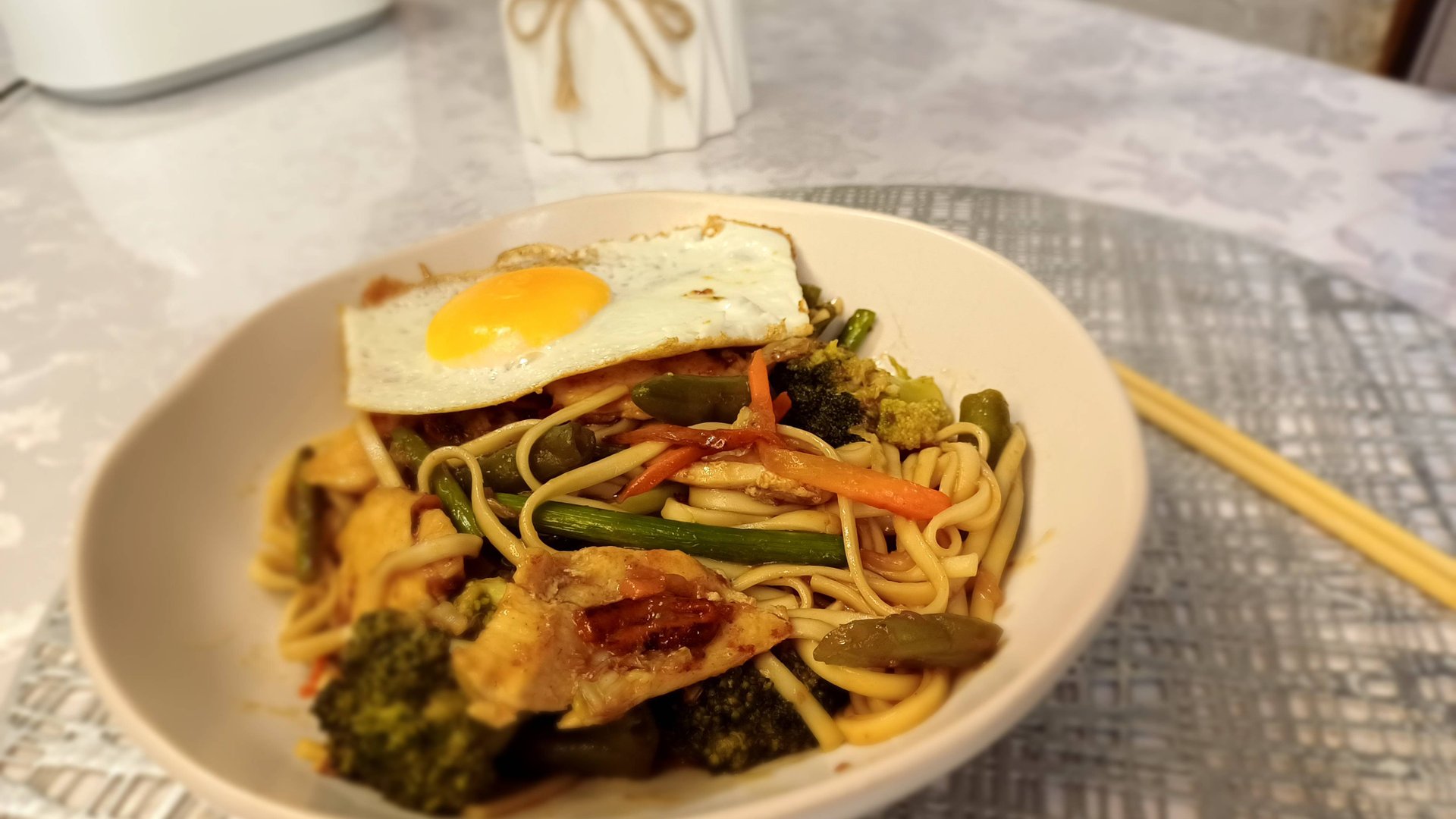 Пробую повторить блюда из разных ресторанов "Яндекс Еда" #1 / Удон с курицей смотреть онлайн