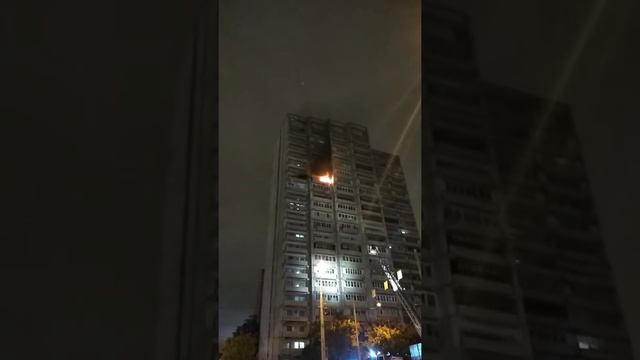 Пожарные Спасли человека Строгино ул. Кулакова 18к1 смотреть онлайн