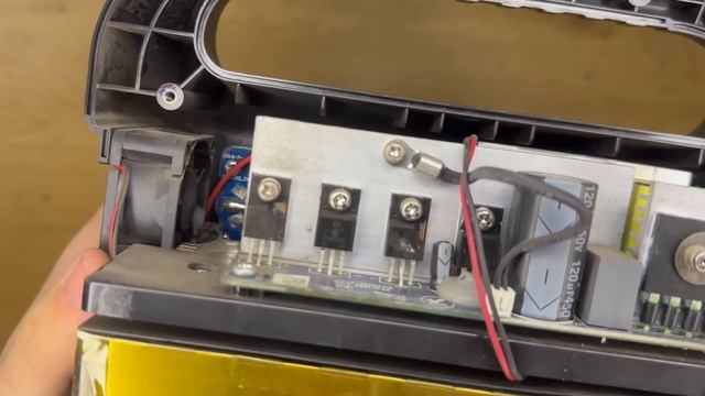 Ремонтуємо Jackery! Jackery 240, 500 та 1000 Pro, огляд начинки, спроби ремонту... смотреть онлайн