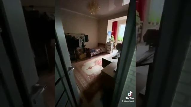 Срочно продаю 3 х комнатную квартиру,, 2 этаж, Писать только в вацап +79169936209. смотреть онлайн