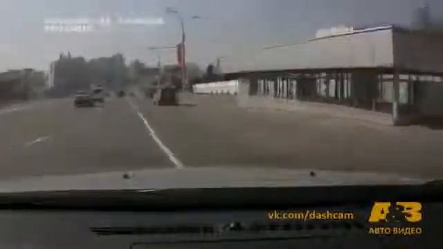 Девушка первый день за рулем смотреть онлайн