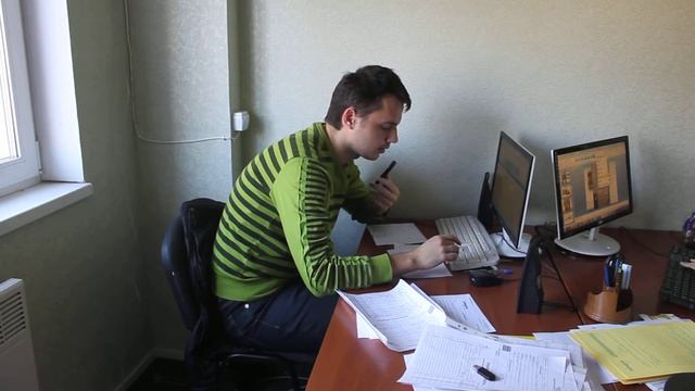 Первый звонок покупателю в агентстве недвижимости смотреть онлайн