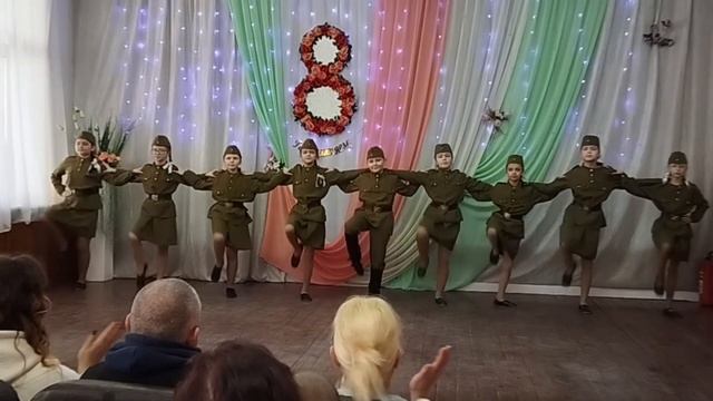 "Катюша" в исполнении танцевального коллектива "ВРЕМЯ DANCE" смотреть онлайн