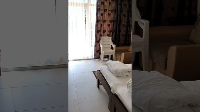 Ялта 1 линия. Комплекс апартаментов "Азор" . Номер 205. Срочная продажа апартаментов . Звоните. смотреть онлайн