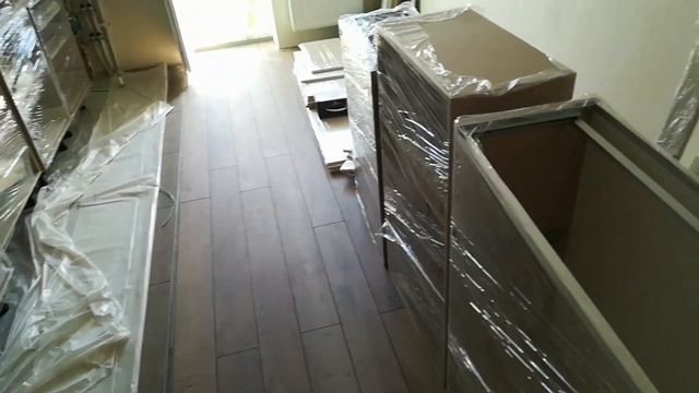 Наша работа/ Укладка ламината единым контуром в 3х комнатной квартире смотреть онлайн