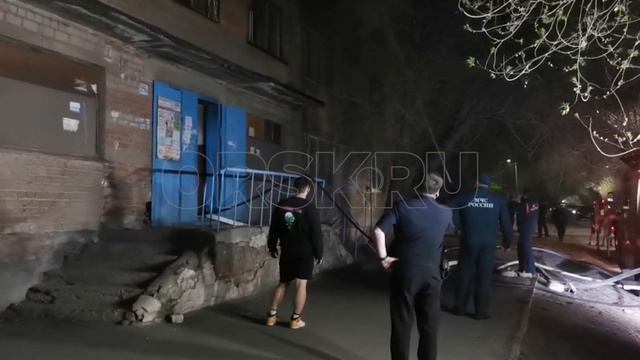 В Орске на Медногорской полыхает квартира 2 смотреть онлайн