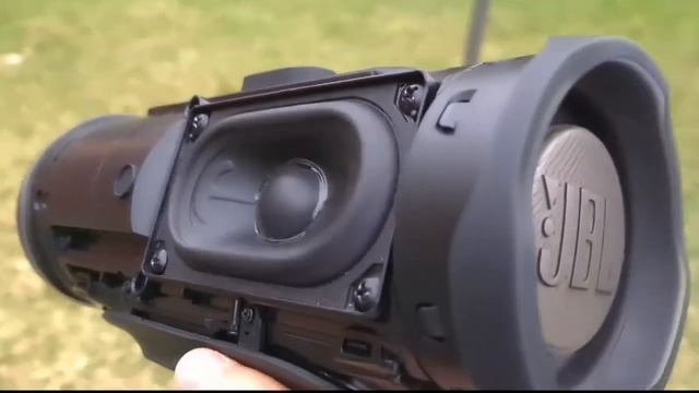 JBL Charge 4 Vs JBL Xtreme 2 Bass Test смотреть онлайн
