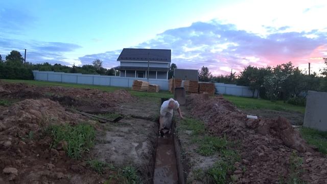 Дом из глины и соломы.Фундамент. смотреть онлайн