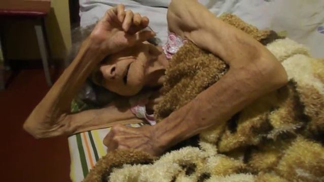 Зинченко Е.А.выписала бабушку чтобы продать квартиру, сделала её бомжом. смотреть онлайн