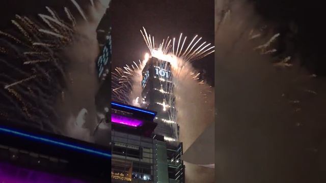 2012 Taipei 101 New Year Firework by iPhone4s HD 1080P смотреть онлайн