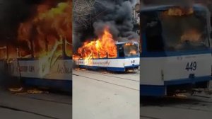 Горит трамвай в Запорожье (27.03.2017)