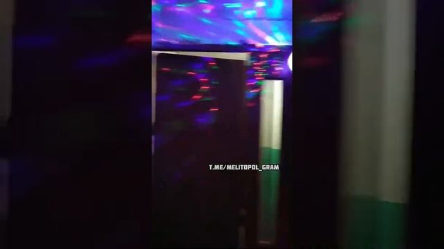 Подъезд в Мелитополе украсили к Новому году смотреть онлайн