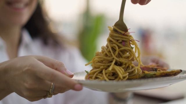 Lodge Restaurant Promo смотреть онлайн
