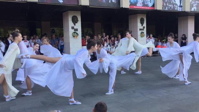 День танцю танц.гурт «FlashDance » Кряжева Людмила олександрівна смотреть онлайн