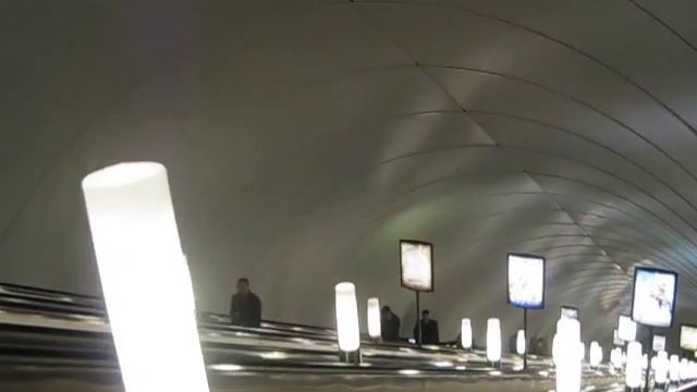Admiralteyskaya (Admiralty) Metro Station Long Escalator, Saint Petersburg, Russia смотреть онлайн