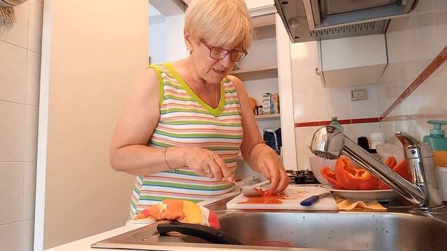 Не прыгаю не танцую.Оптимизма хватает. Выдержка стальная. смотреть онлайн