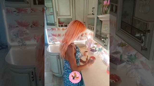 Уборка квартиры при 18 котах - это прекрасное творчество для души и здоровья. Счастье любимого угла смотреть онлайн