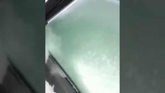 Забыл закрыть окно,машину завалило снегом изнутри смотреть онлайн